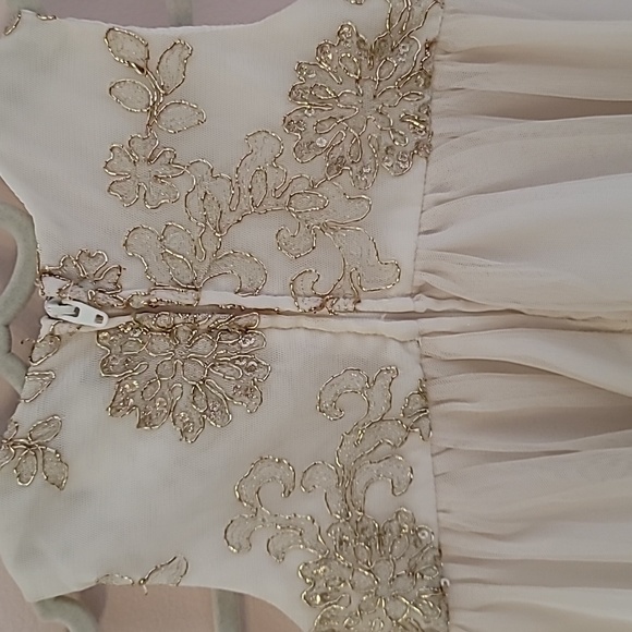 Formal Dress - Picture 4 of 9